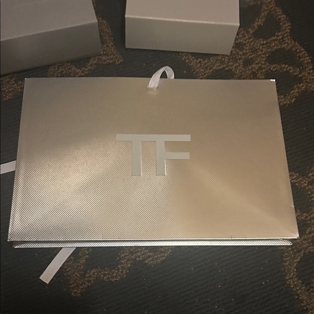 Tom Ford Silver Gift Set Collection - Picture 2 of 16